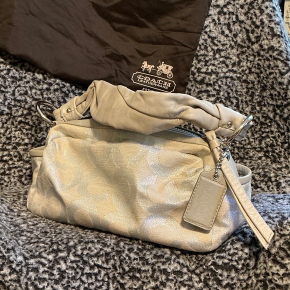 Coach Women's Light Beige Shoulder Bag - Picture 3 of 3